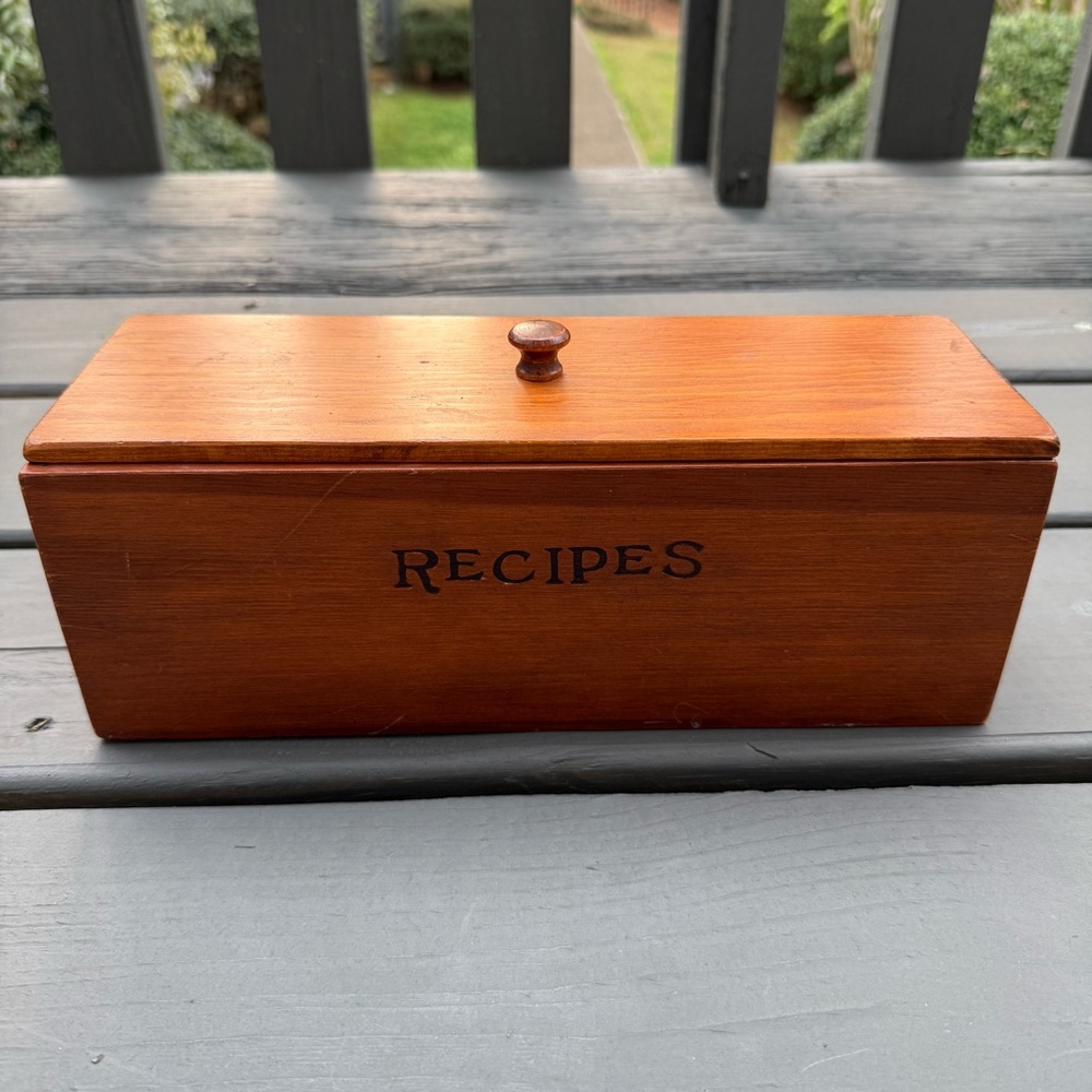 SOLD- Vintage 2 Compartment Recipe Box